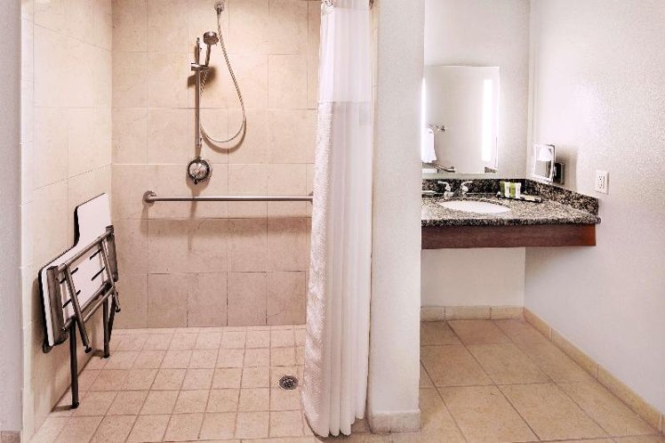 SUITE Accessible KING SIZE BED Room