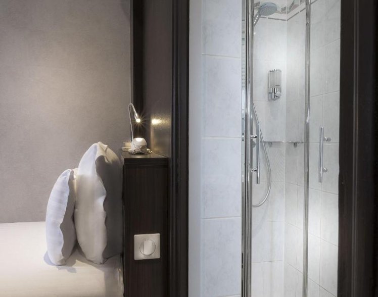 SINGLE STANDARD Room