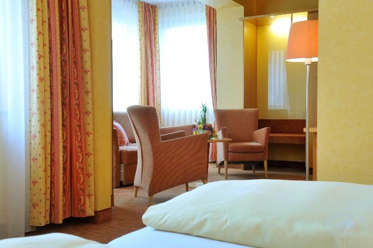 JUNIOR SUITE STANDARD Room