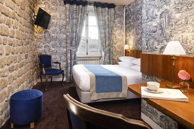DOUBLE SUPERIOR Room
