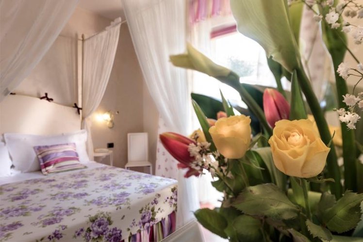 TRIPLE STANDARD Room