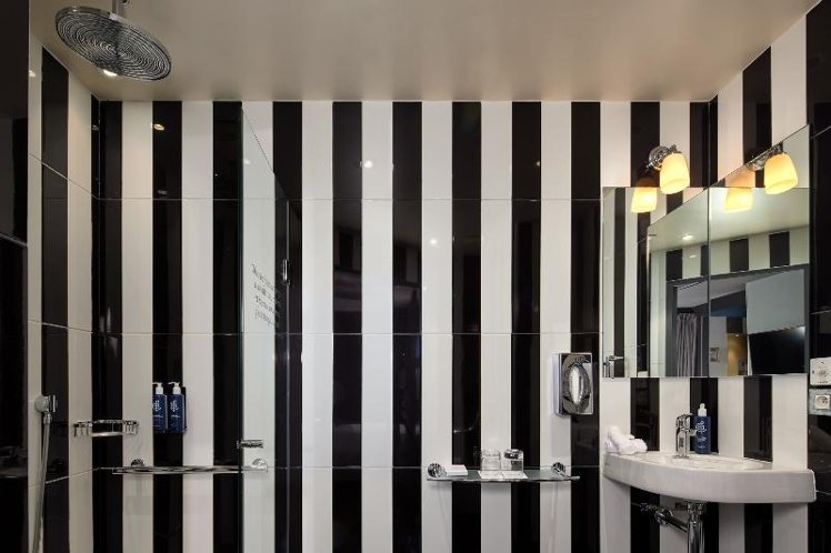 DOUBLE STANDARD Room
