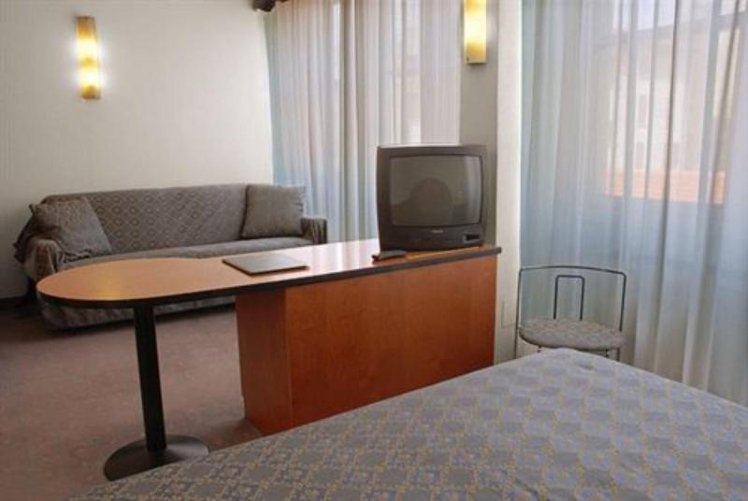 TRIPLE WITH DOUBLE BED Room