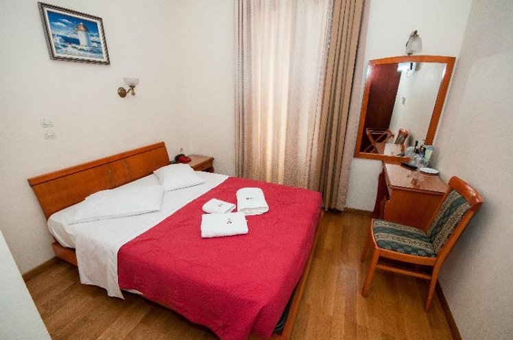 SINGLE STANDARD Room