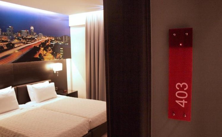 TRIPLE STANDARD Room