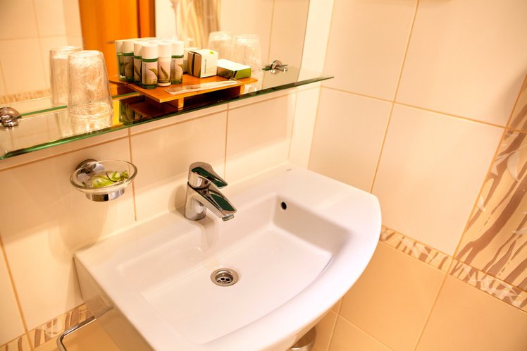 SINGLE STANDARD Room