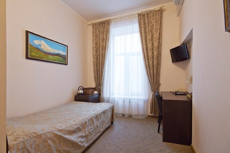 SINGLE STANDARD Room