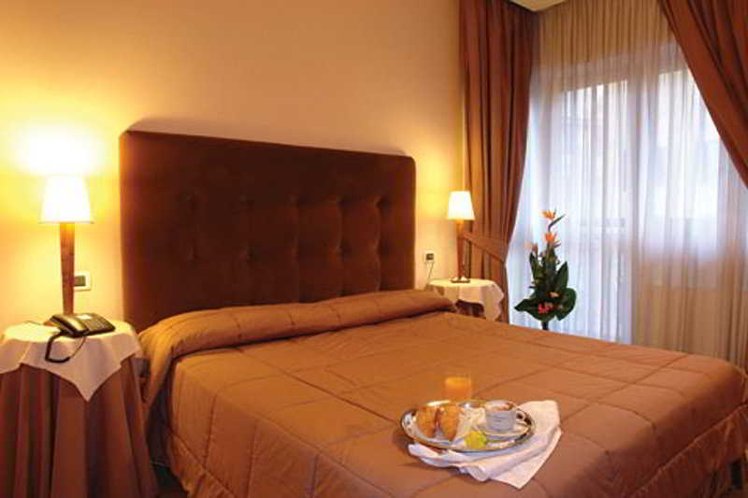 DOUBLE SINGLE USE STANDARD Room