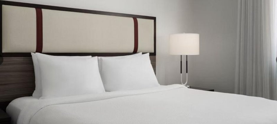SUITE KING SIZE BED Room