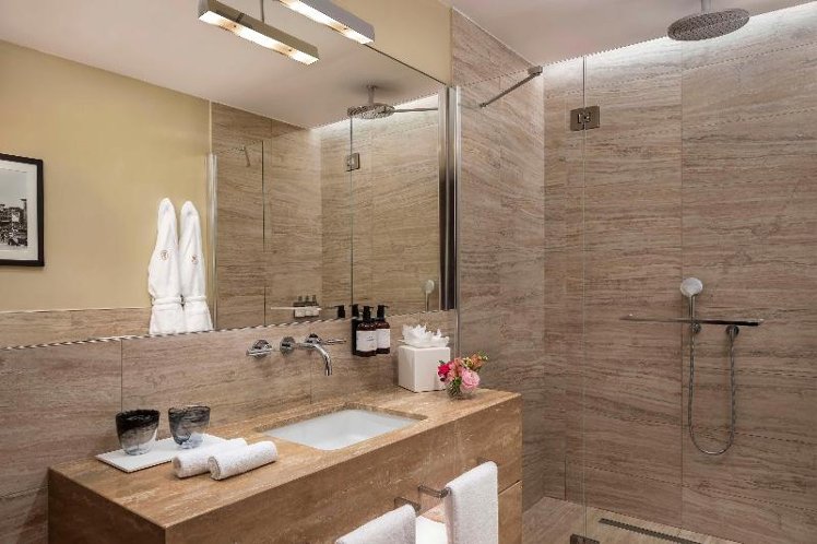 DOUBLE SINGLE USE PREMIUM Room