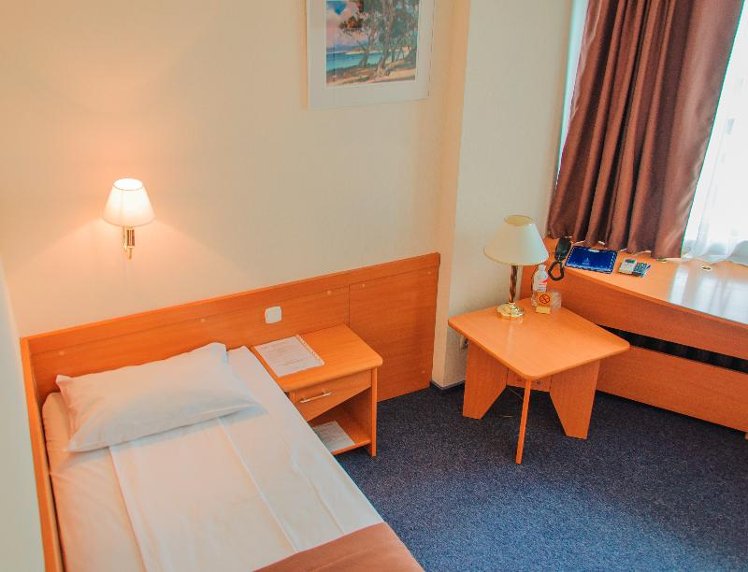 SINGLE STANDARD Room