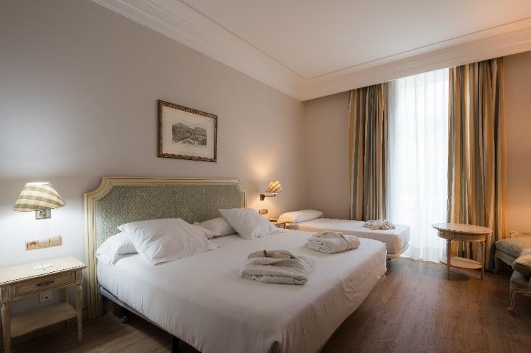 DOUBLE STANDARD Room