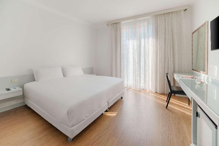 DOUBLE SINGLE USE STANDARD Room