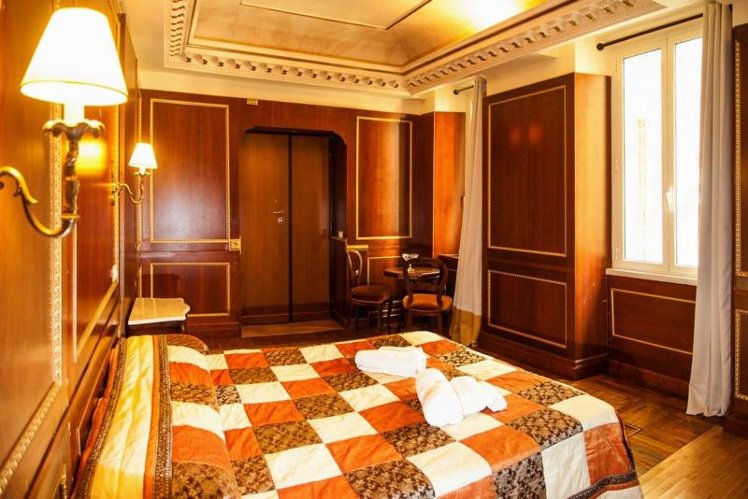 SUITE KING SIZE BED Room