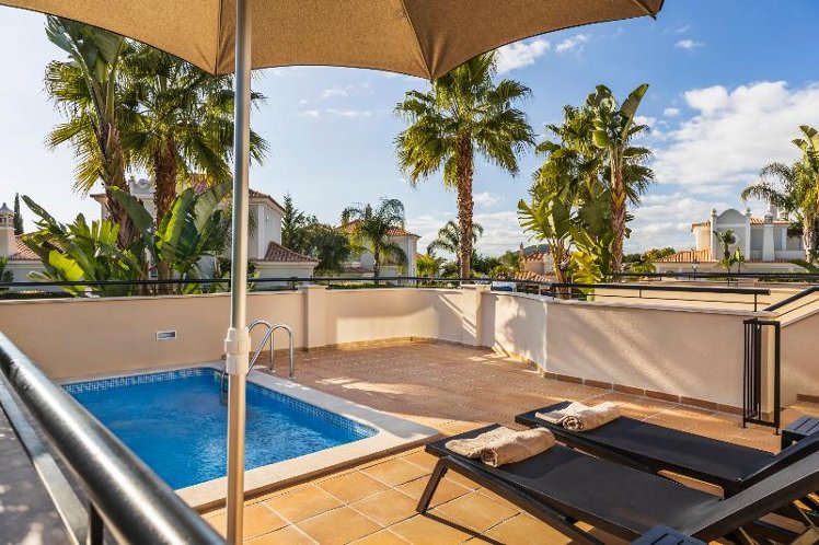 TOWNHOME TWO BEDROOMS WITH PRIVATE POOL Room