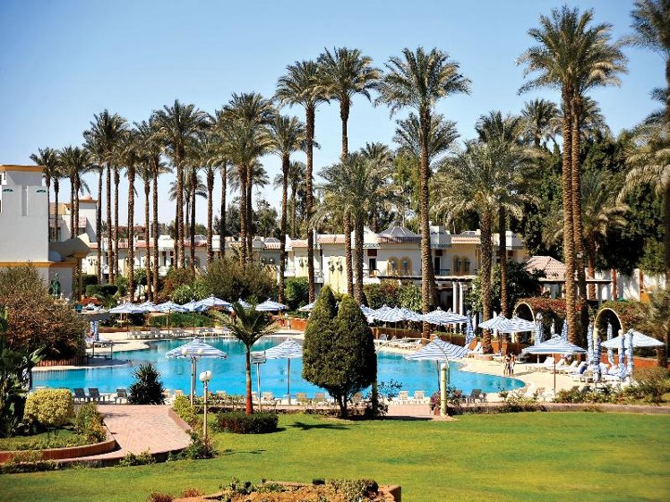 Cataract Pyramids Resort