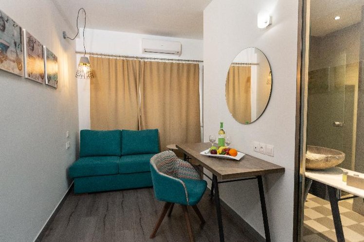 JUNIOR SUITE STANDARD Room