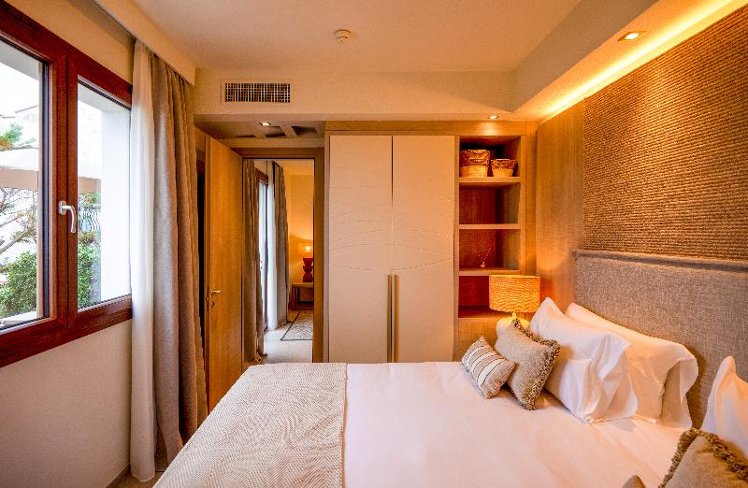 JUNIOR SUITE STANDARD Room