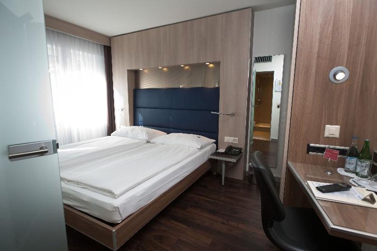 DOUBLE STANDARD Room