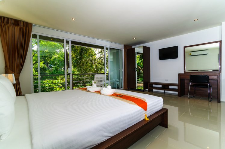 DOUBLE DELUXE POOL VIEW Room