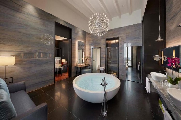 SUITE KING SIZE BED Room