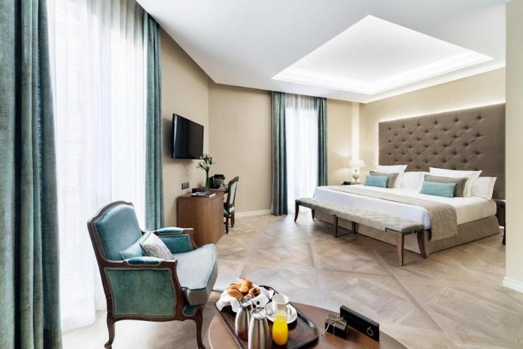 TRIPLE SUPERIOR Room