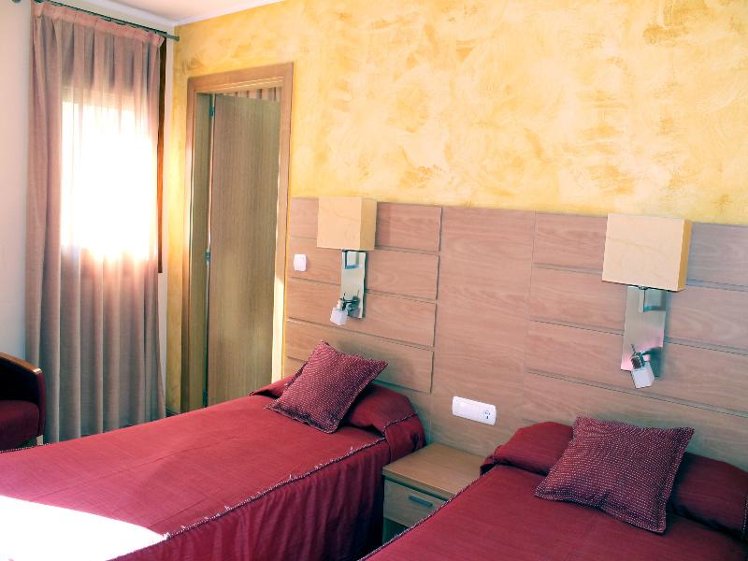 APARTMENT CAPACITY 6 TWO BEDROOMS Room