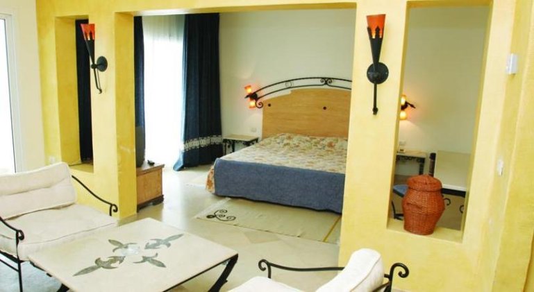 QUADRUPLE STANDARD Room
