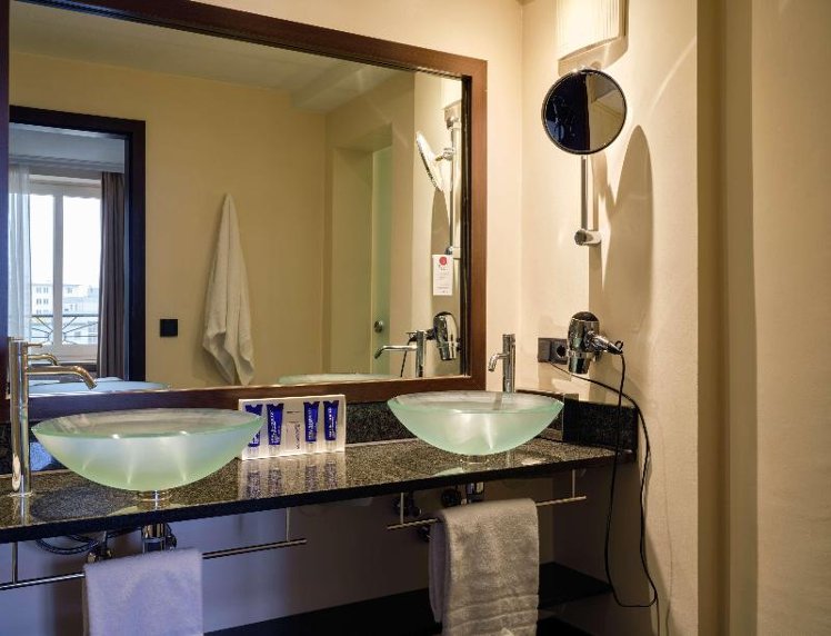 TWIN DELUXE Room