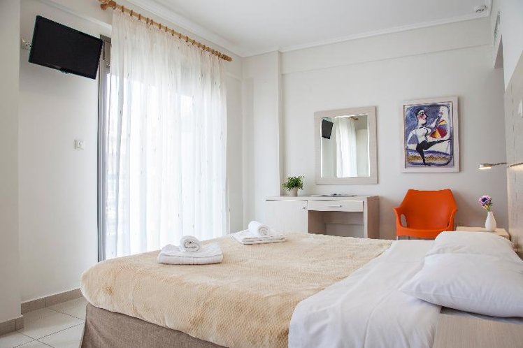 TRIPLE STANDARD Room