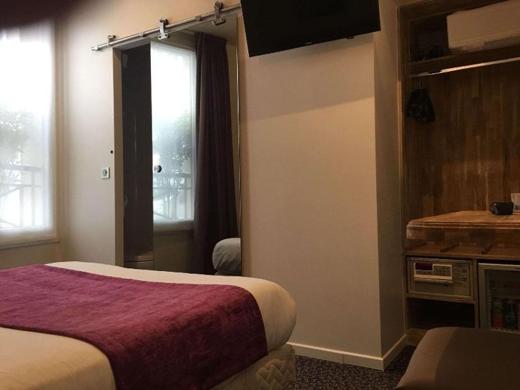TRIPLE TWO BEDS Room