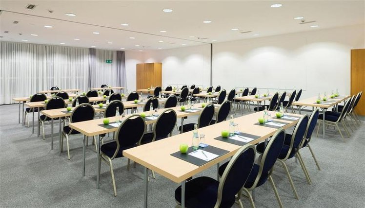 Courtyard By Marriott Dortmund