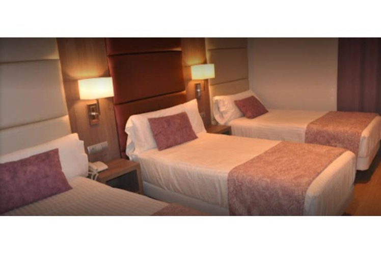 TRIPLE STANDARD Room