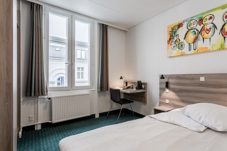 DOUBLE SINGLE USE STANDARD Room