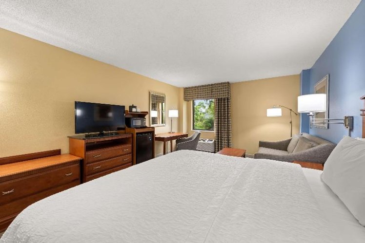 DOUBLE Accessible KING SIZE BED Room
