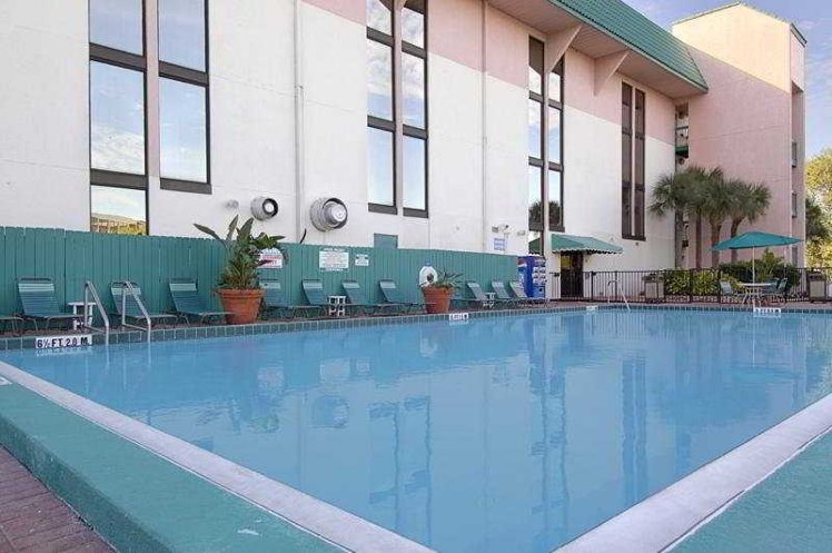 Magnuson Grand Hotel Maingate West
