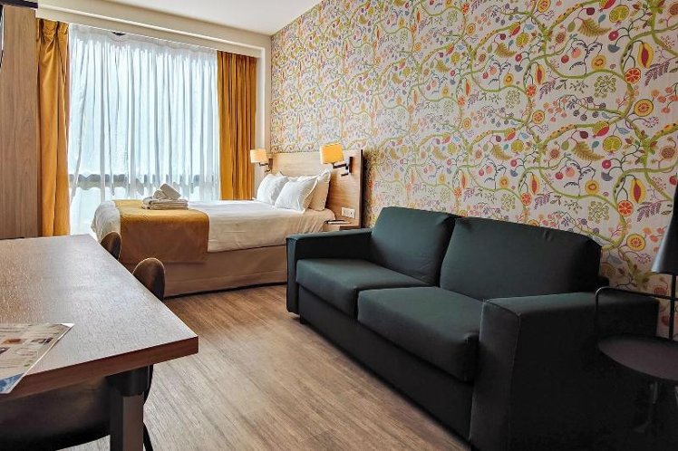 STUDIO EXECUTIVE QUEEN BED Room