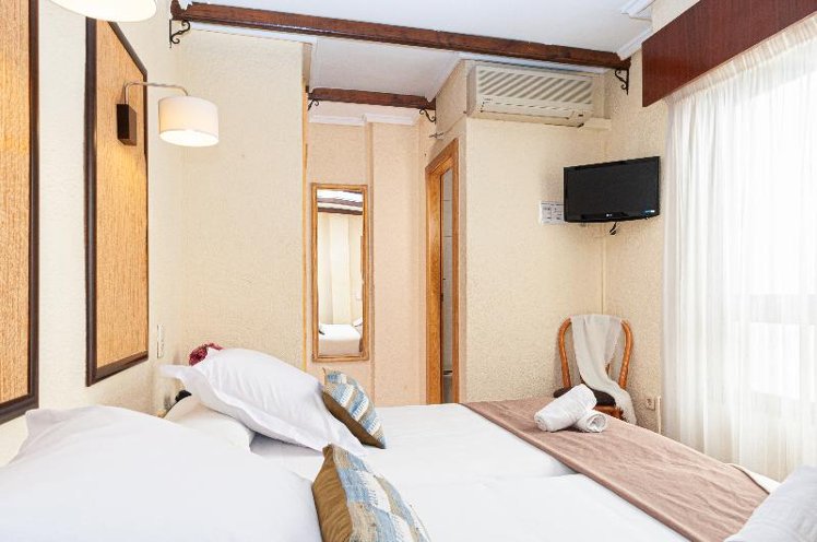 DOUBLE ECONOMY Room