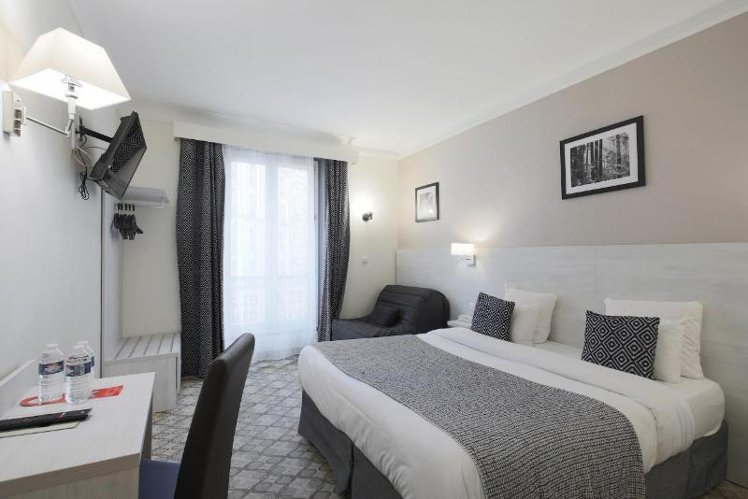 TRIPLE STANDARD Room