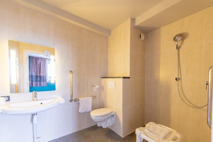 DOUBLE STANDARD Room
