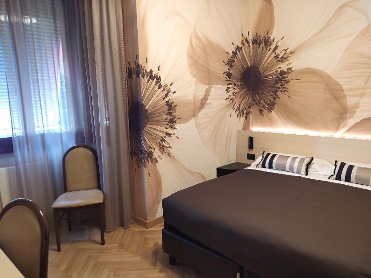 DOUBLE STANDARD Room