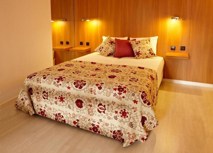 TRIPLE ECONOMY Room