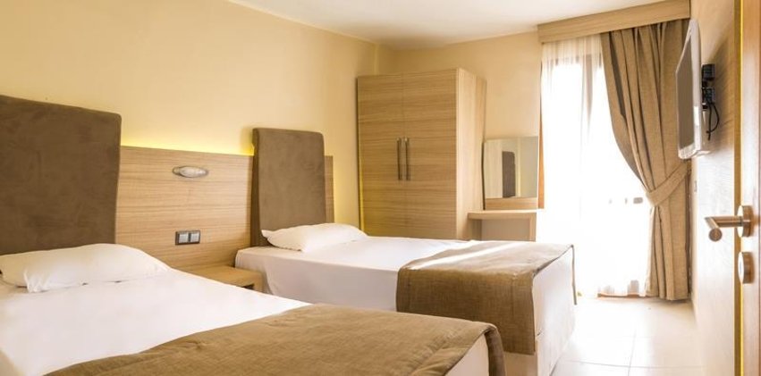 DOUBLE SUPERIOR Room