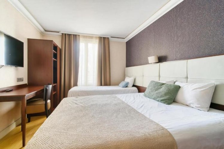 TRIPLE SUPERIOR Room
