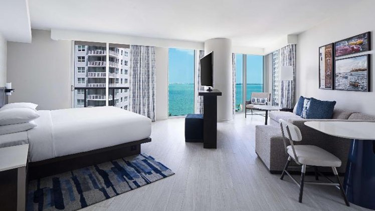 JUNIOR SUITE KING SIZE BED Room