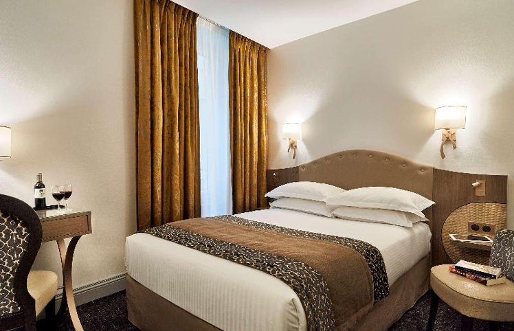 DOUBLE WITH DOUBLE BED Room