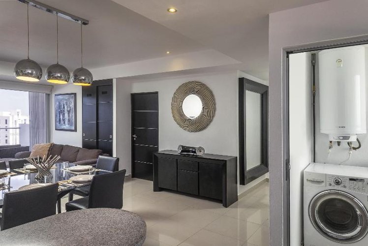 FAMILY ROOM WITH KITCHENETTE WITH VIEWS Room