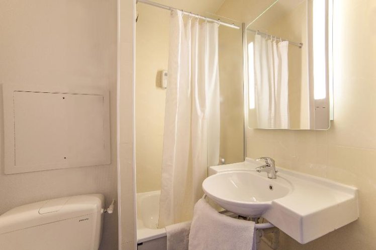 TRIPLE STANDARD Room