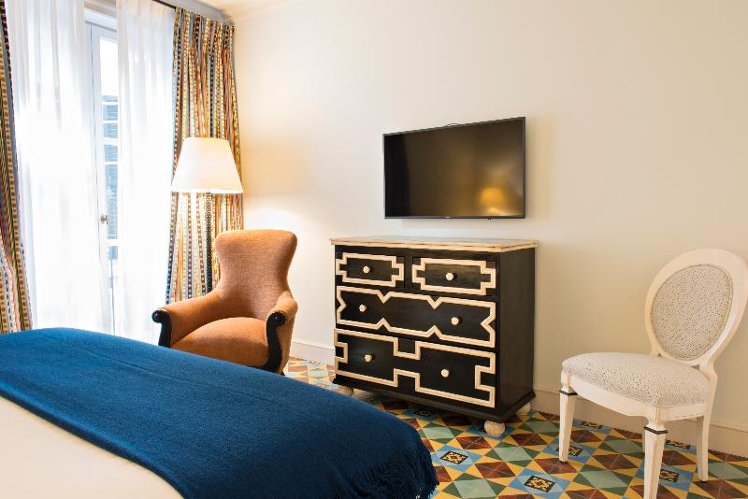 DOUBLE STANDARD Room