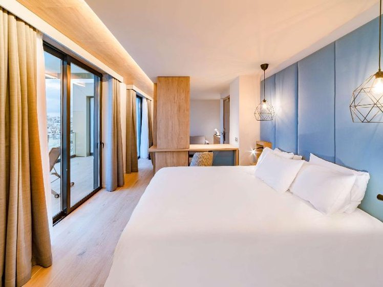 SUITE QUEEN SIZE BED Room